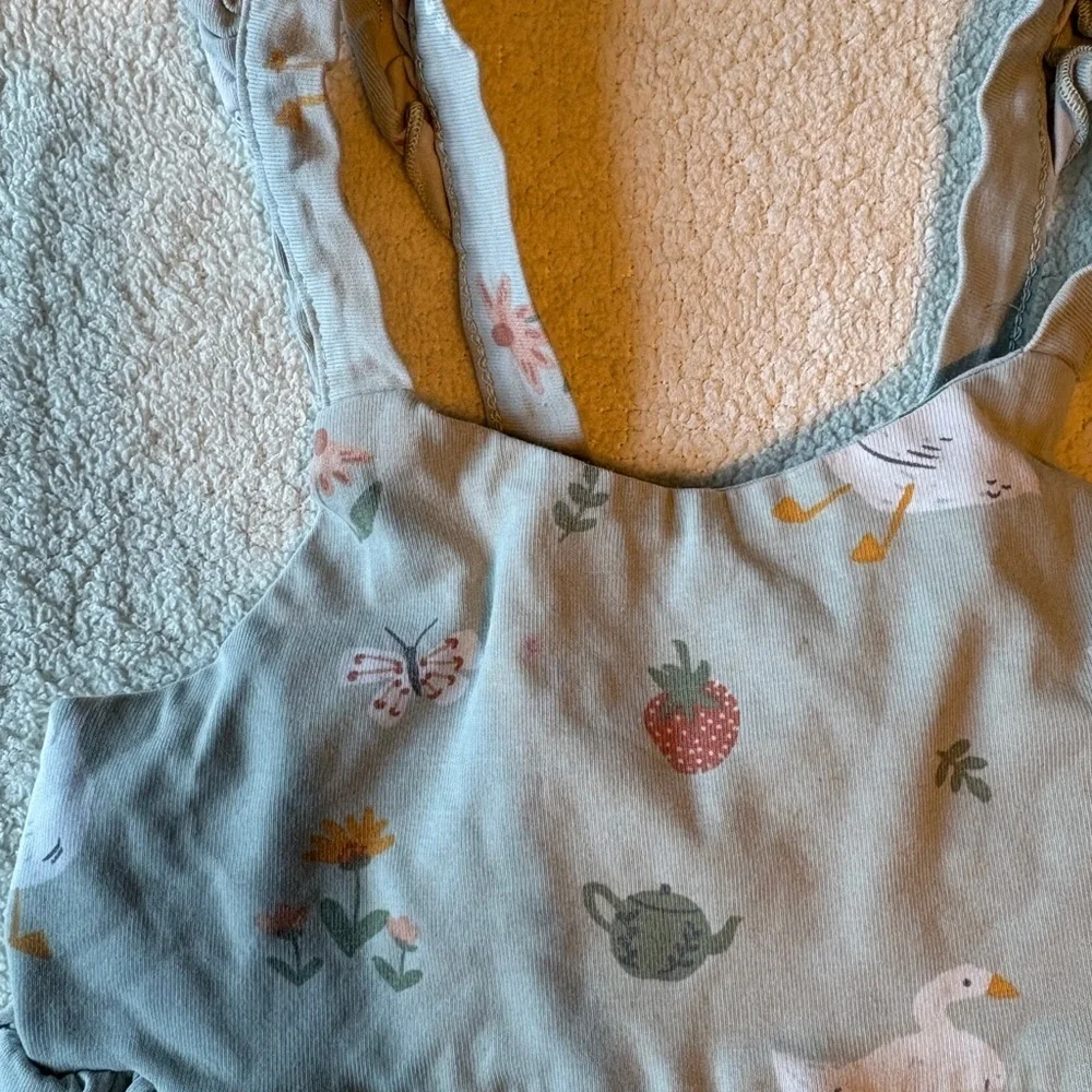 Keedo Sz 3/4 Tiered Dress, Duck Teapot Design. Very soft. Pale green